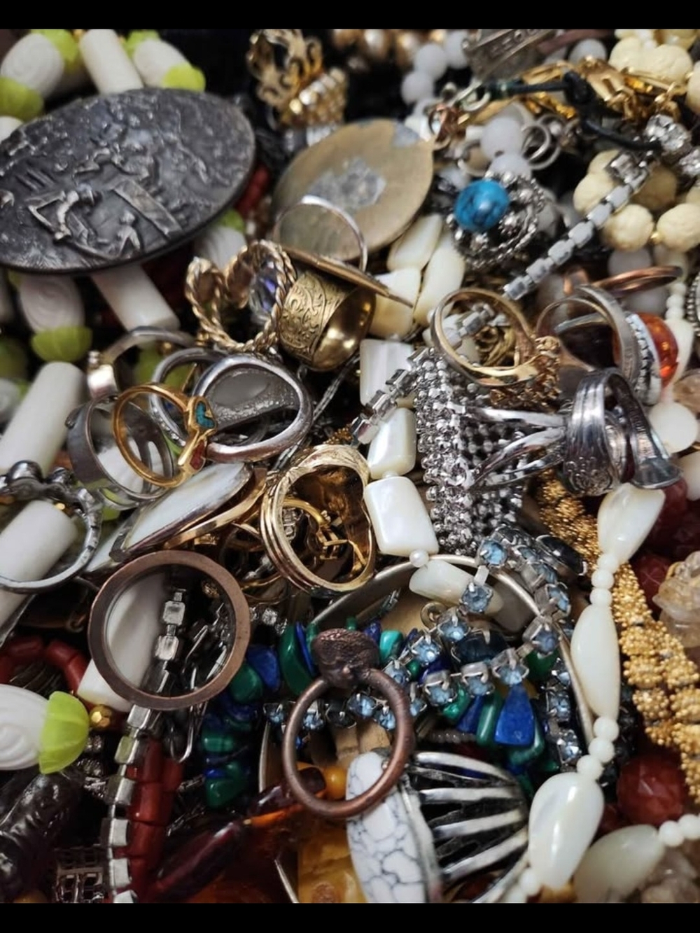 3 pounds jewelry lot costume vintage rings necklaces bracelets earrings pins pul - Picture 6 of 7